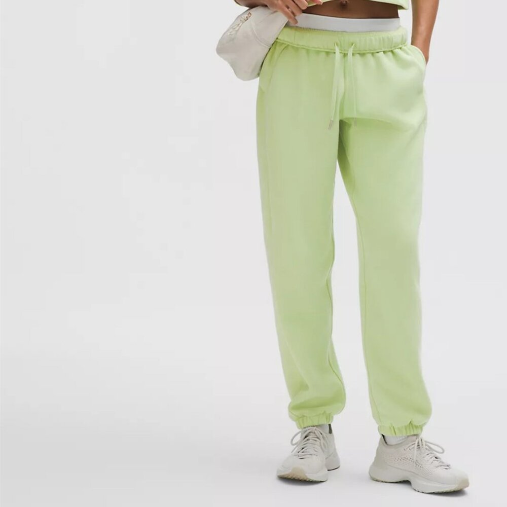 NWOT Rebok Originals Women's Small Fleece Joggers Pant